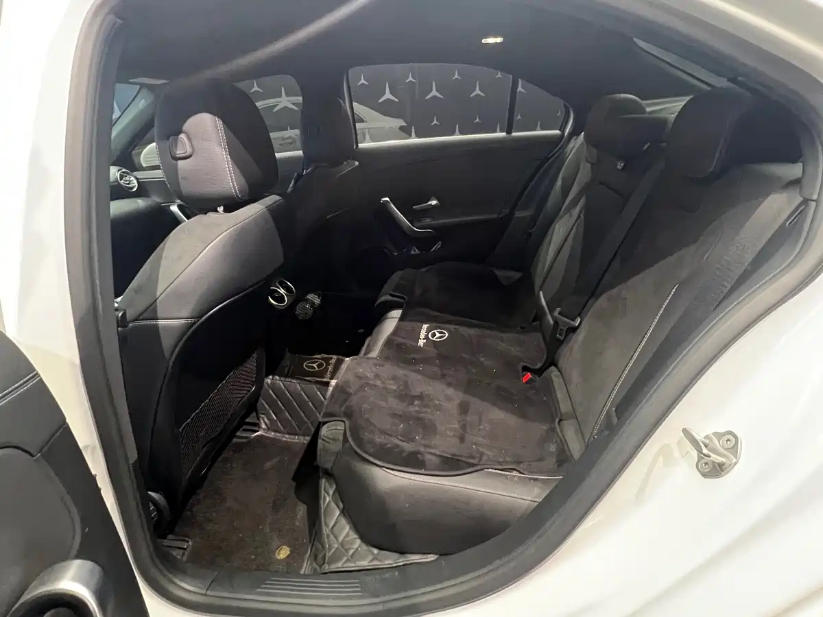 Mercedes-Benz A-Class 2022 A 200 L Sport Sedan Dynamic фото 9