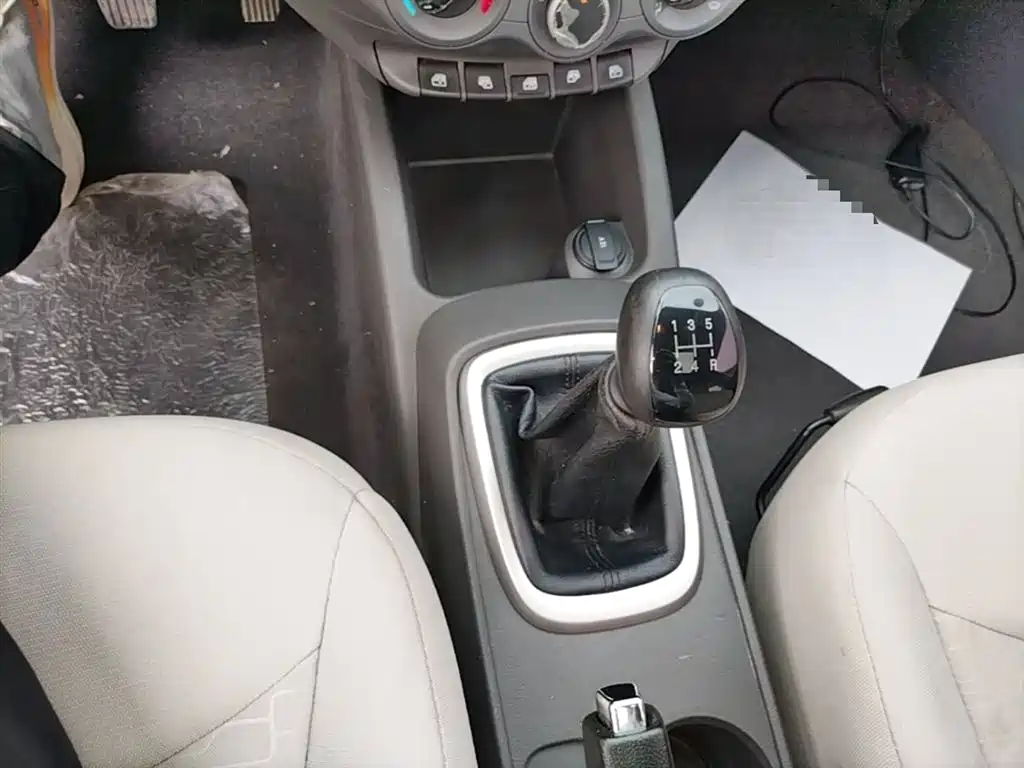 Chevrolet Sail 2015 Sail 3 1.5L Manual Ideal Sunroof Edition фото 14