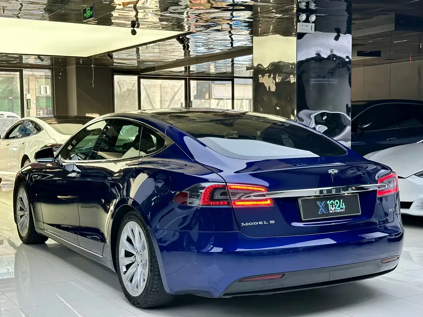 TESLA MODEL S