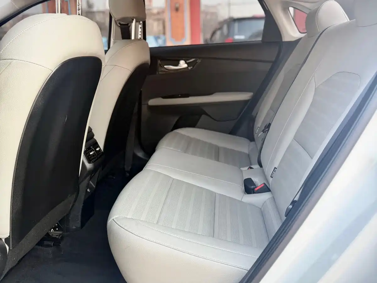 Kia K3 2023 Model 1.5L CVT Luxury Edition фото 11