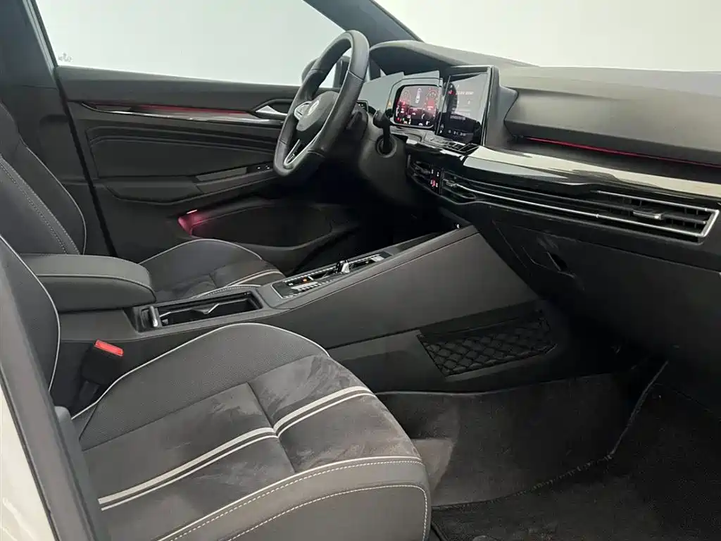 Volkswagen Golf 2023 Model 280TSI DSG R-Line фото 11