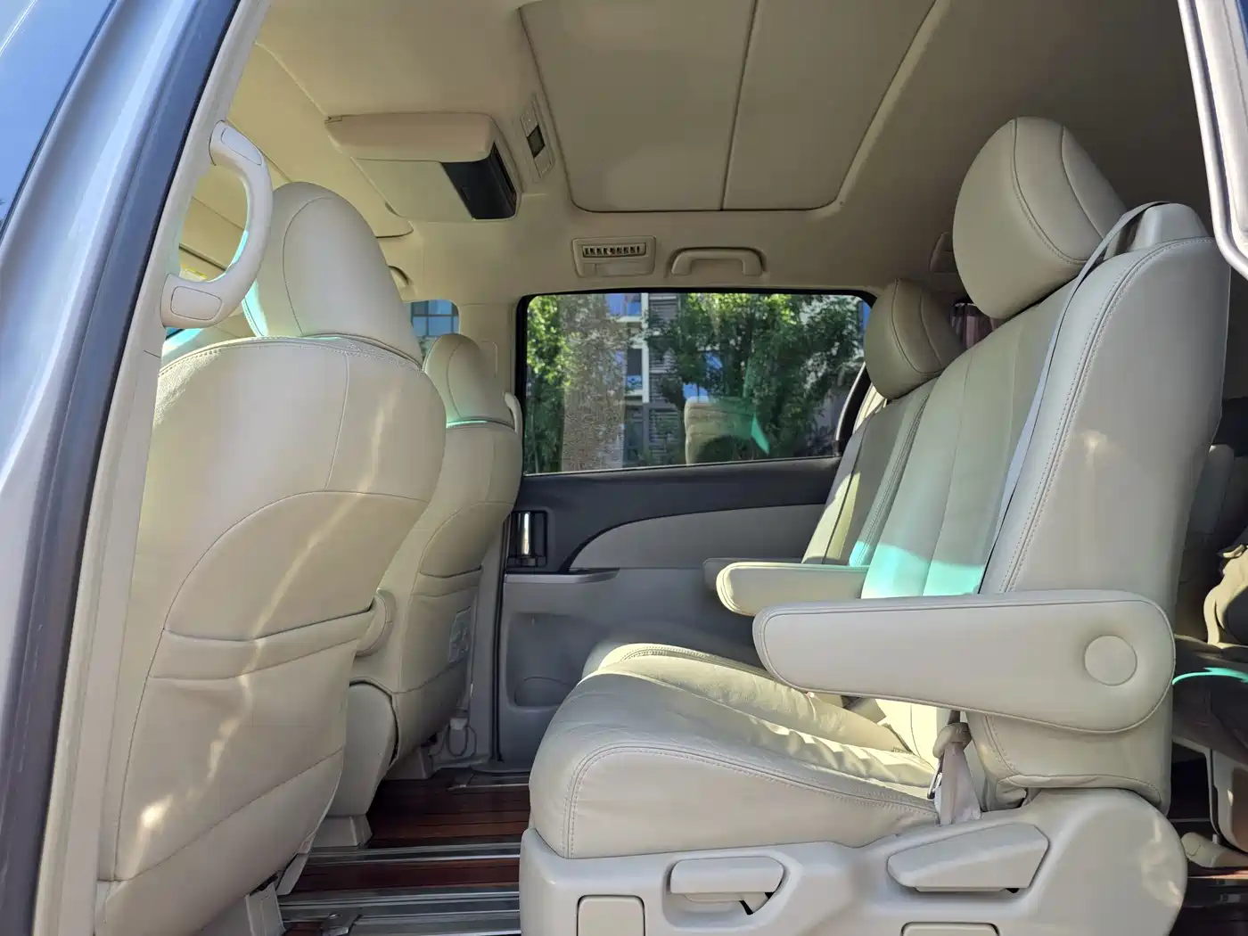 Toyota Previa 2010 2006 Model 2.4L 7-Seater Luxury Edition