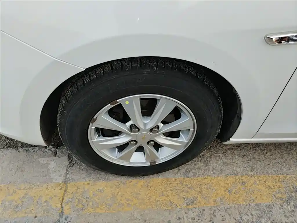Chevrolet Sail 2015 Sail 3 1.5L Manual Ideal Sunroof Edition фото 23