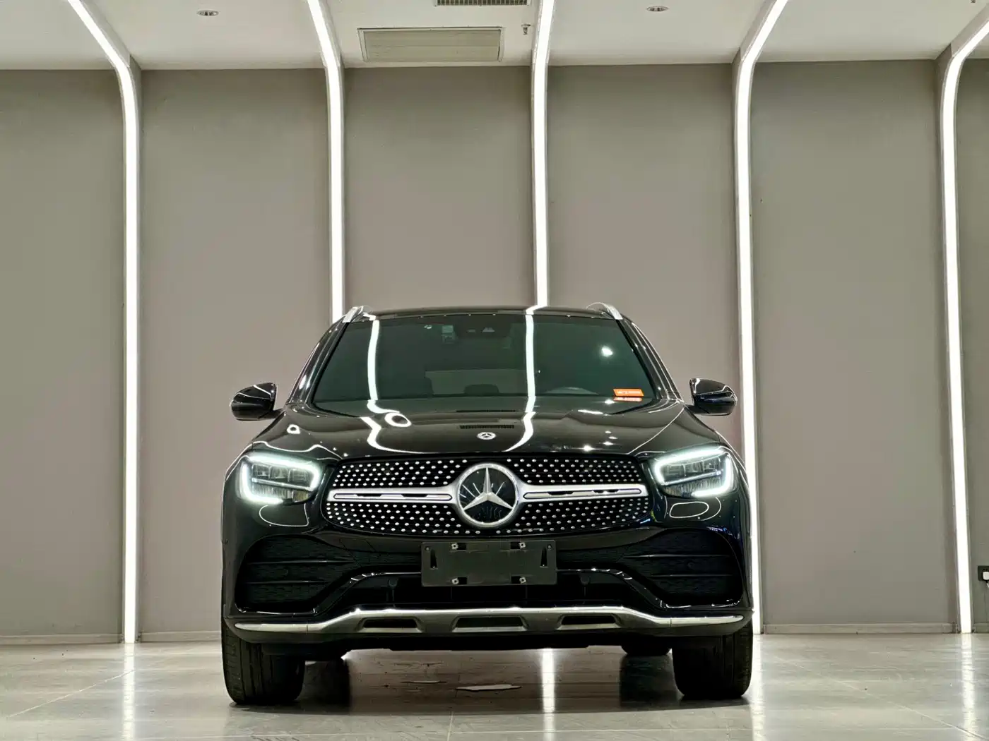 MERCEDES-BENZ GLC