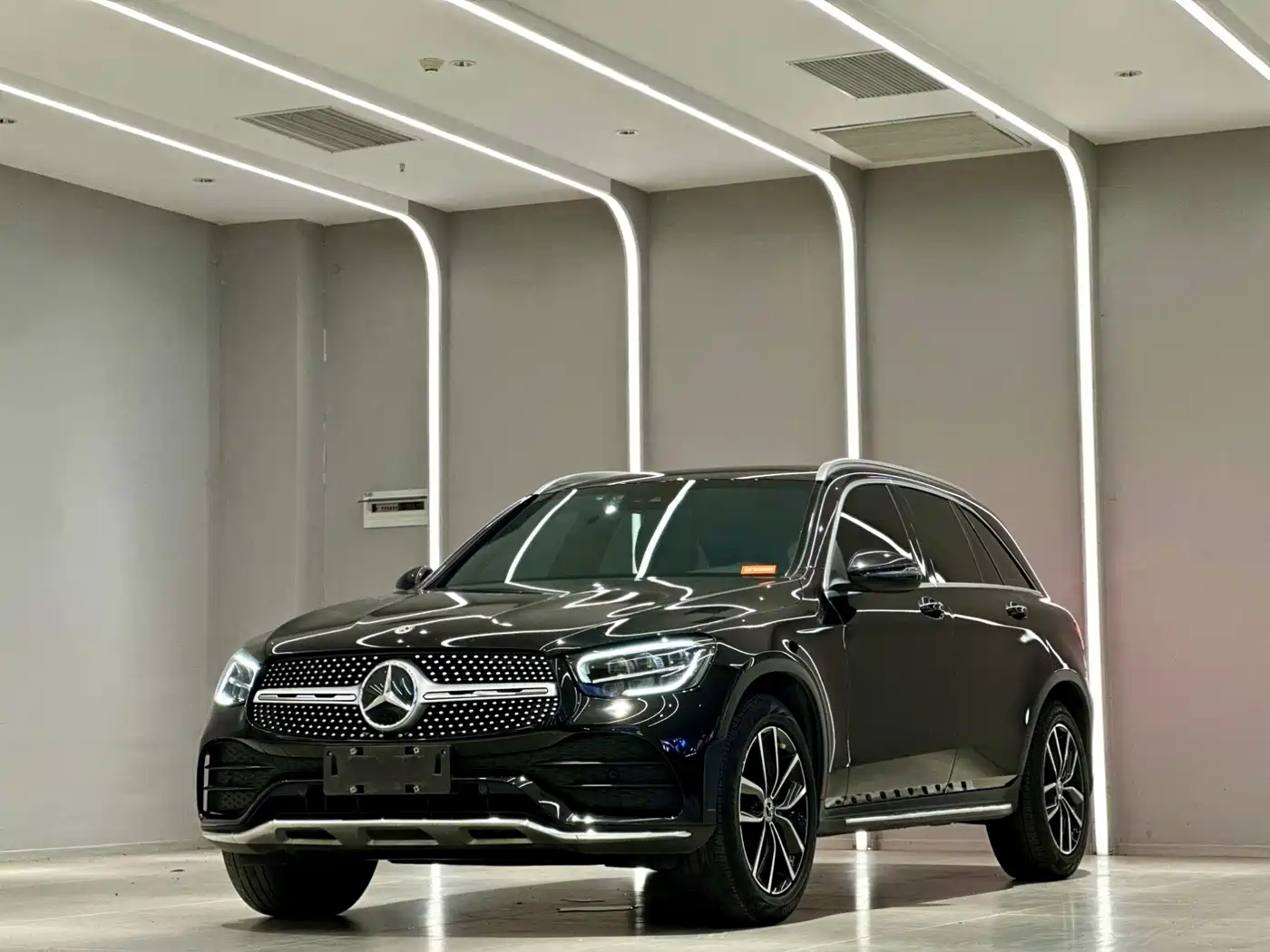 MERCEDES-BENZ GLC
