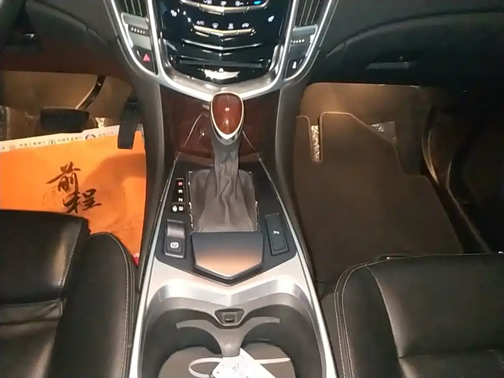 Cadillac SRX 2015 2015 3.0L Leading