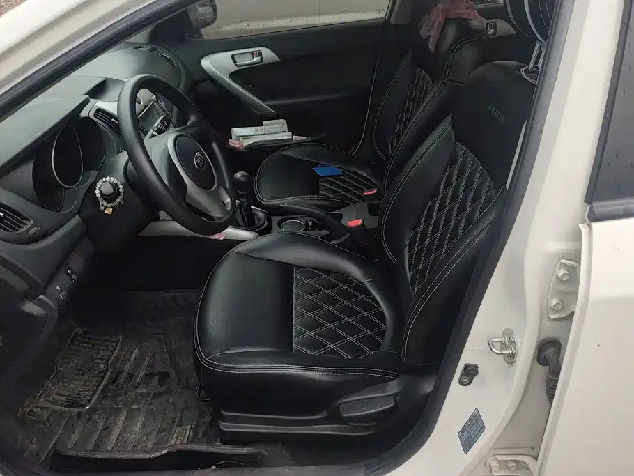 Kia Forte 2015 2014 1.6L MT GL
