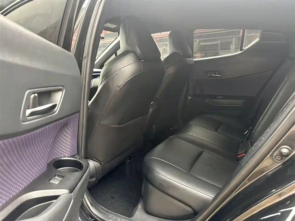 Toyota IZOA 2018 2.0L Yixuan Sunroof Edition China V фото 5