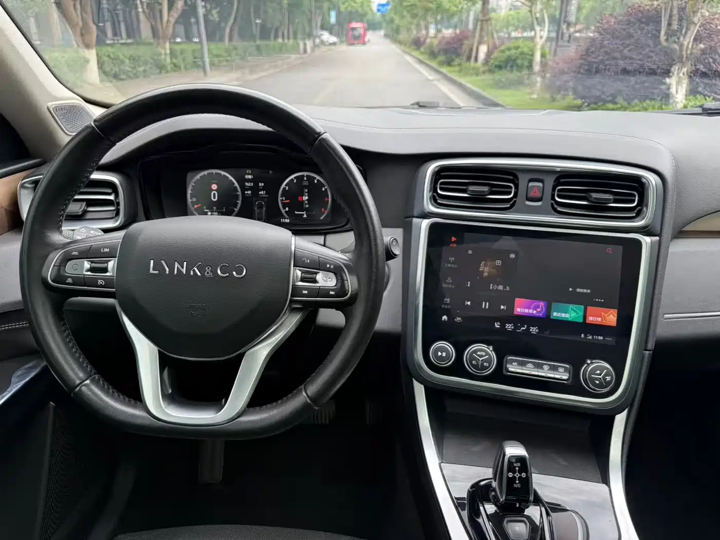 Lynk & Co 01 2019 2.0T 2WD Shine Pro Version China VI фото 15