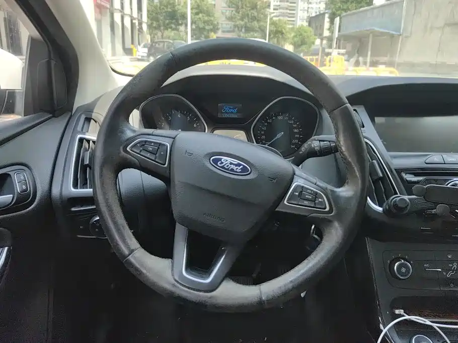 Ford Focus 2019 2017 Hatchback 1.6L Auto Fashion Smart Edition
