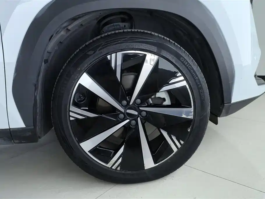 GEELY AUTOMOBILE BOYUE L