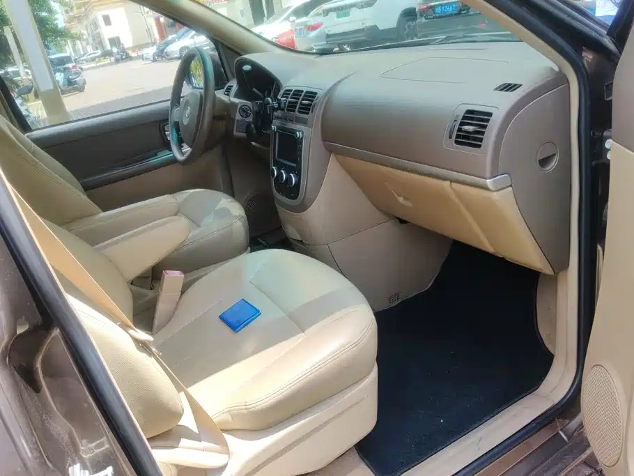 Фото 8 - Buick GL8