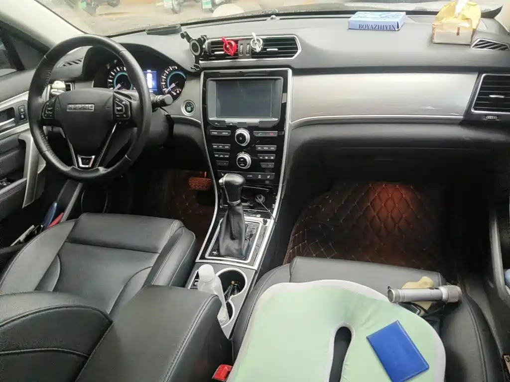 Photo 12 - Haval H2