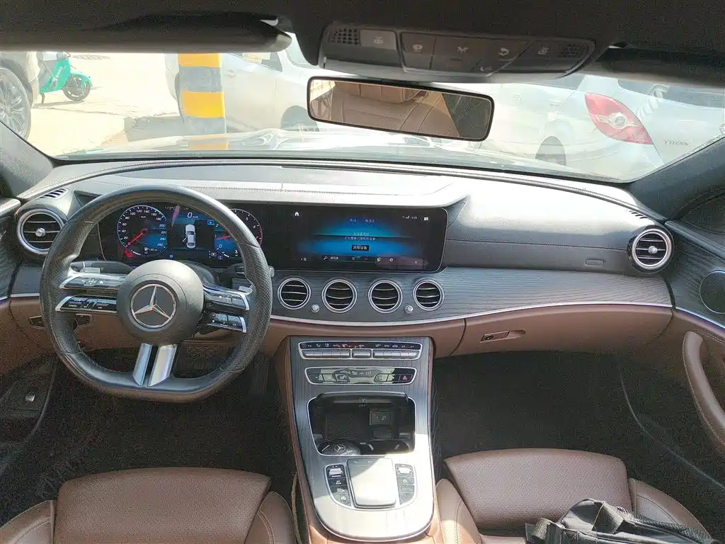 Mercedes-Benz E-Class 2022 E 260 L Sport фото 6