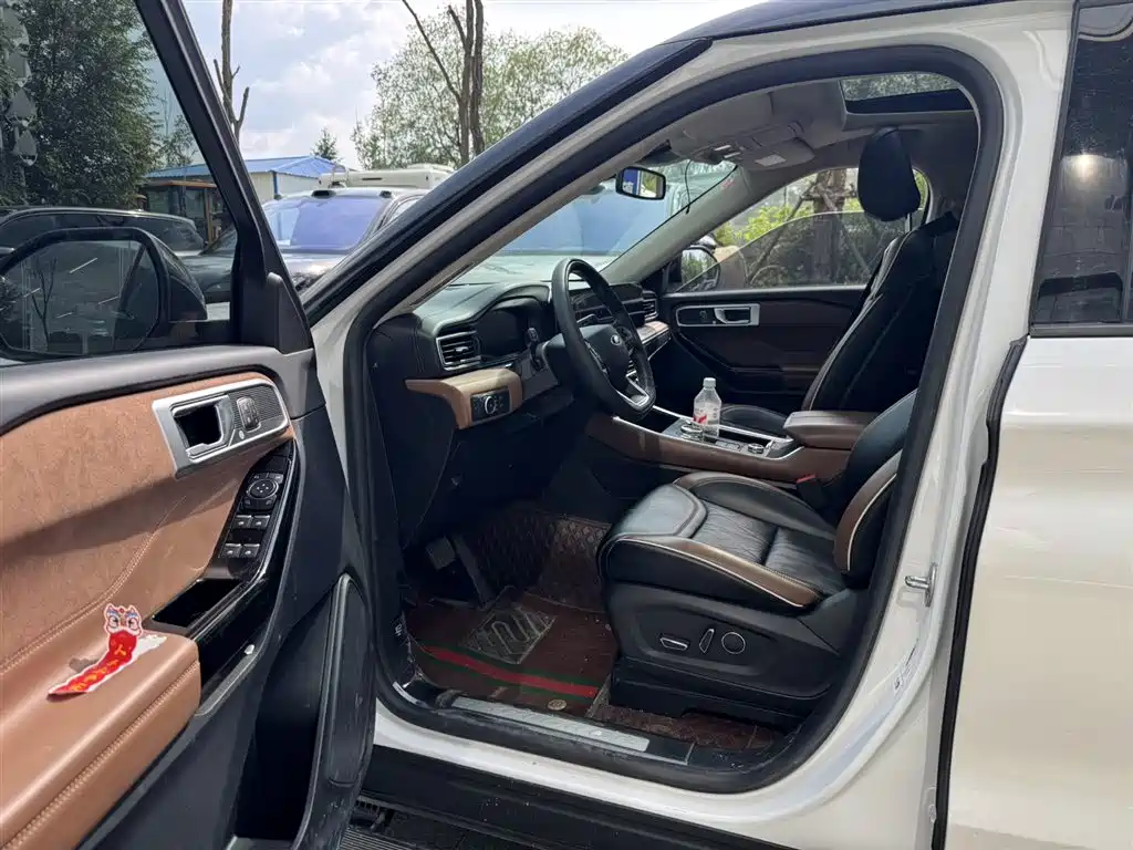 FORD EXPLORER