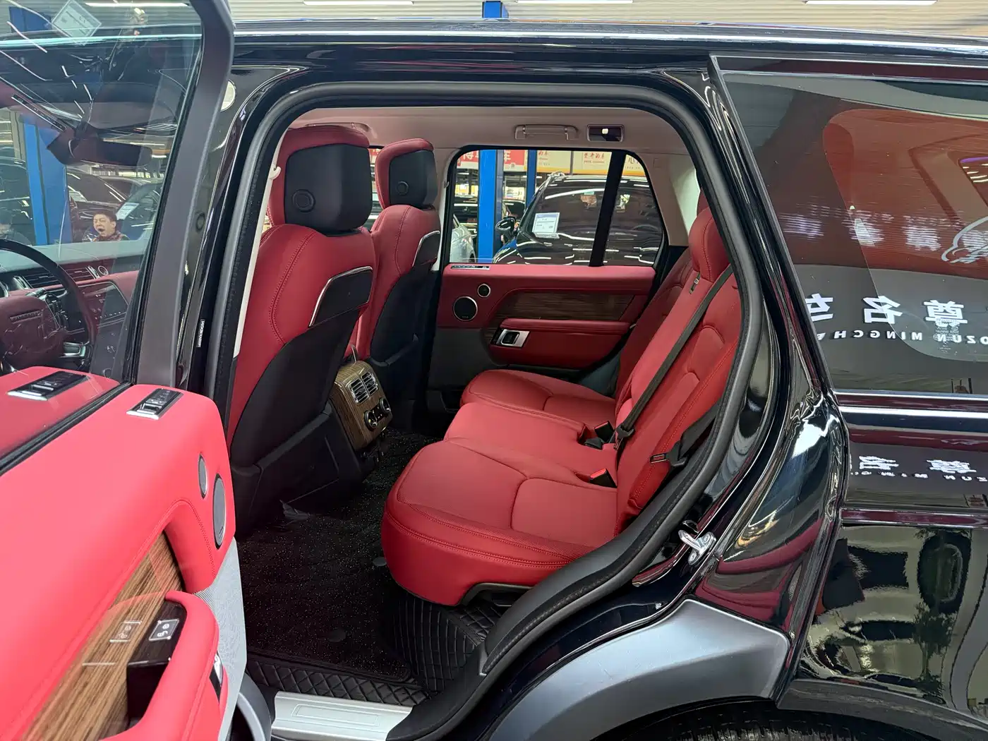 Land Rover Range Rover 2019 3.0 SCV6 Heritage Edition фото 8