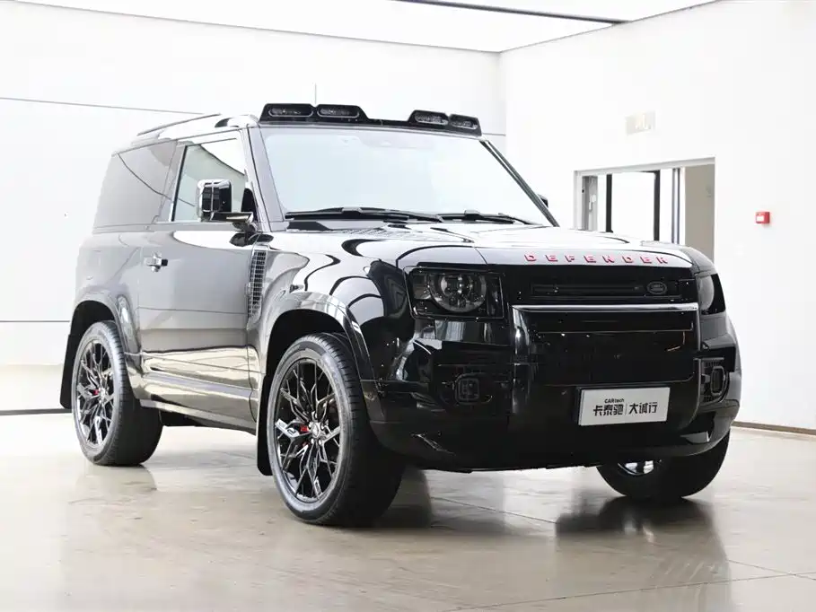 Land Rover Defender 2023 Model 90 3.0T P400 XS фото 32