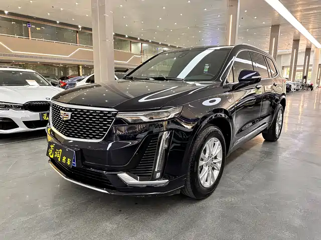 CADILLAC XT6