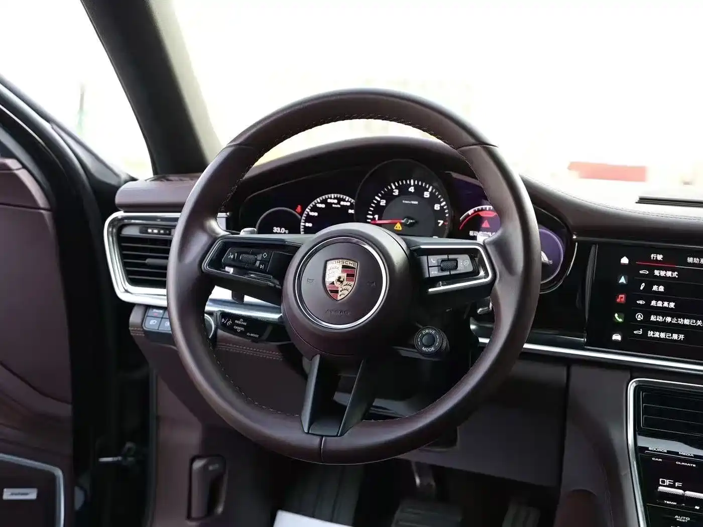 Porsche Panamera 2022 Panamera Executive Long Wheelbase Platinum Edition 2.9T фото 6