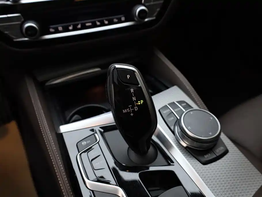 BMW 6 Series GT 2019 630i M Sport Grand Tourer Edition фото 22