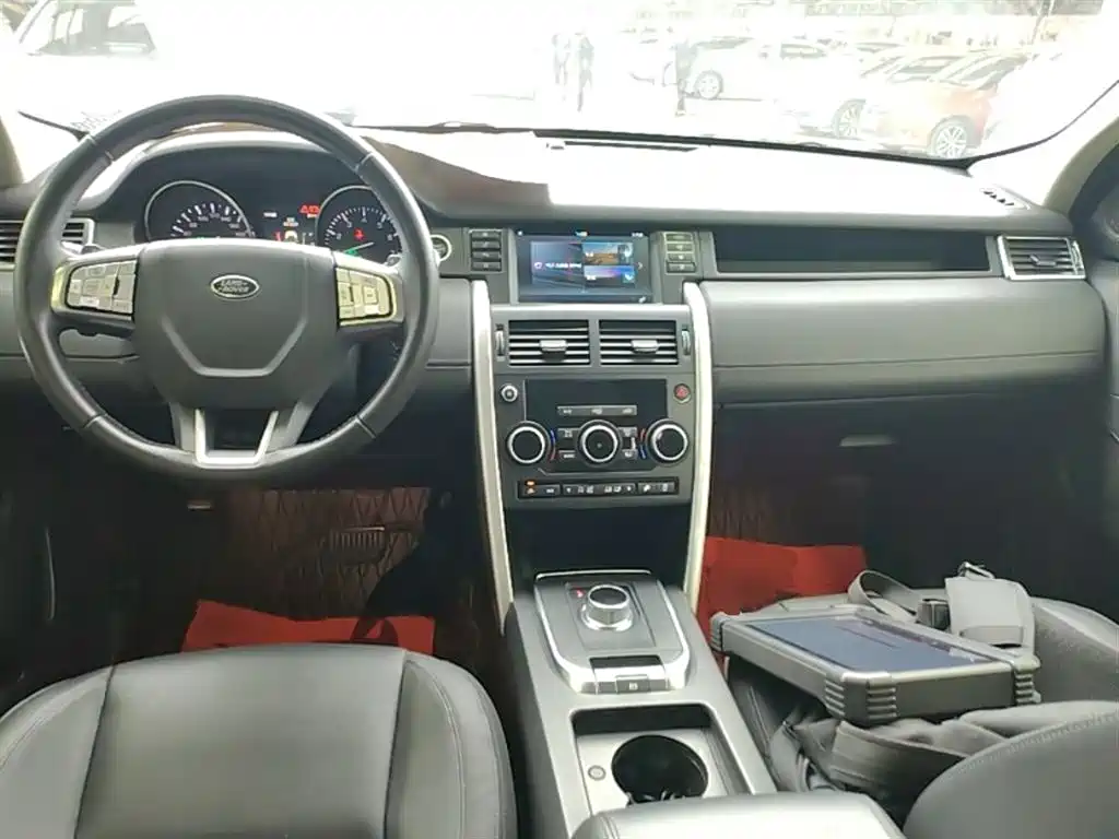 Land Rover Discovery Sport 2016 2.0T SE фото 10