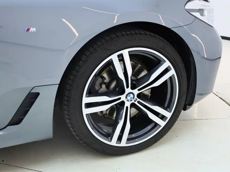 BMW 6 Series GT 2019 630i M Sport Grand Tourer Edition фото 11
