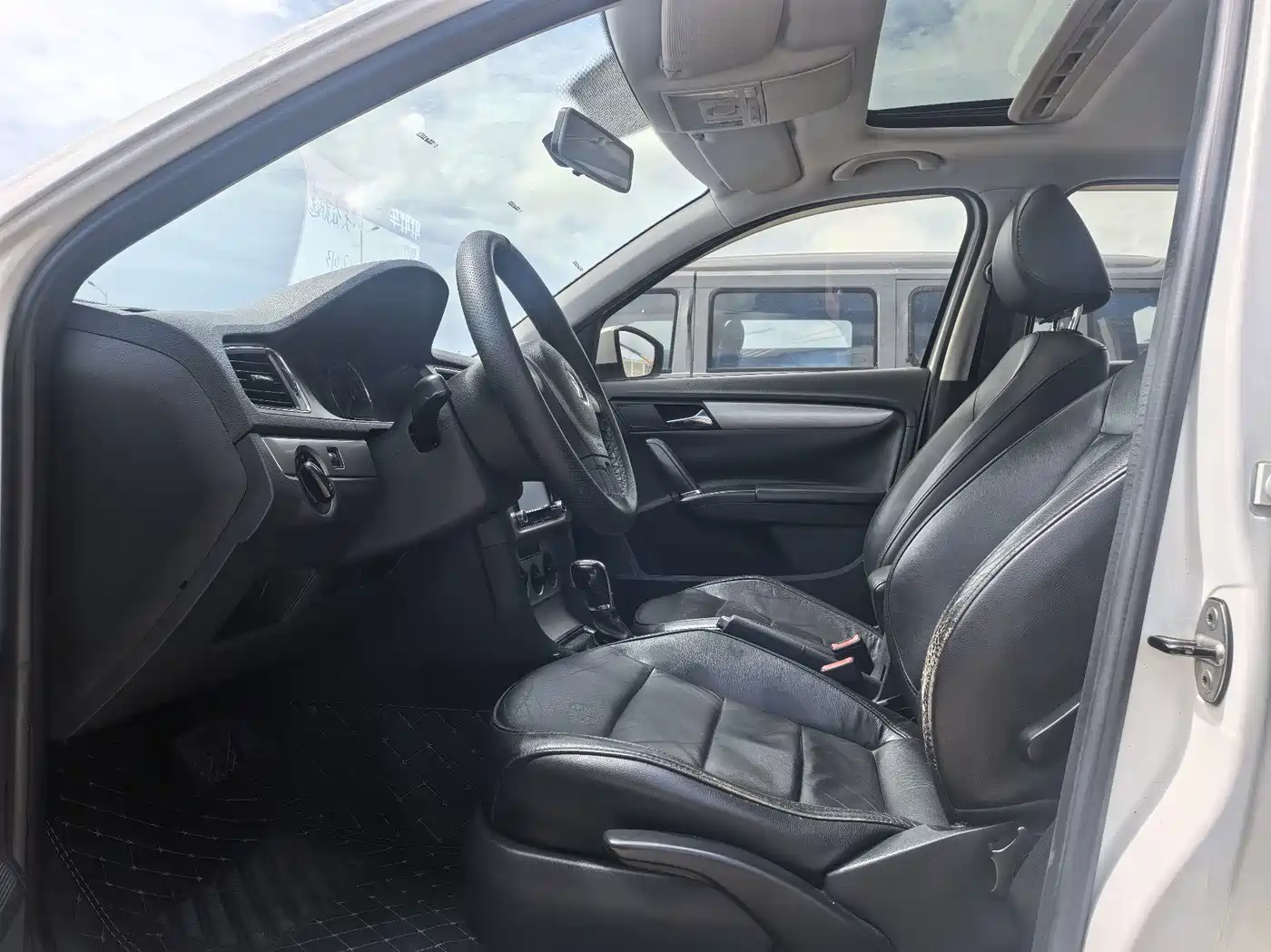 Фото 4 - Volkswagen Lavida