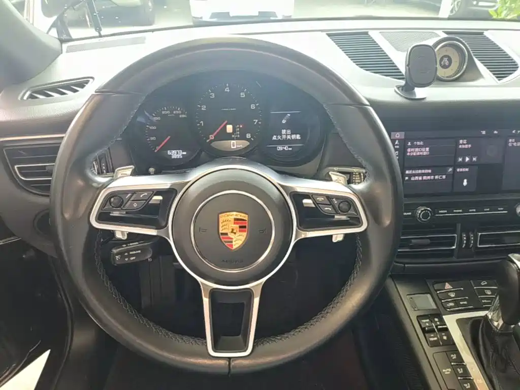 Photo 7 - Porsche Macan