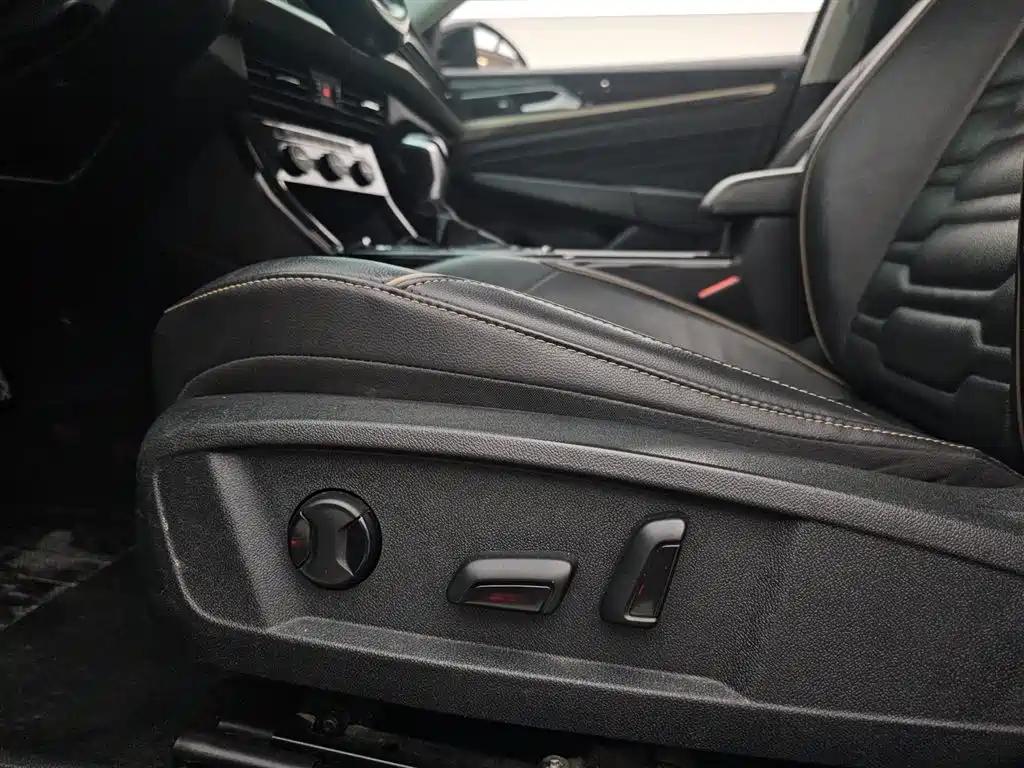 Volkswagen Passat 2019 330TSI Elite Version China VI фото 9