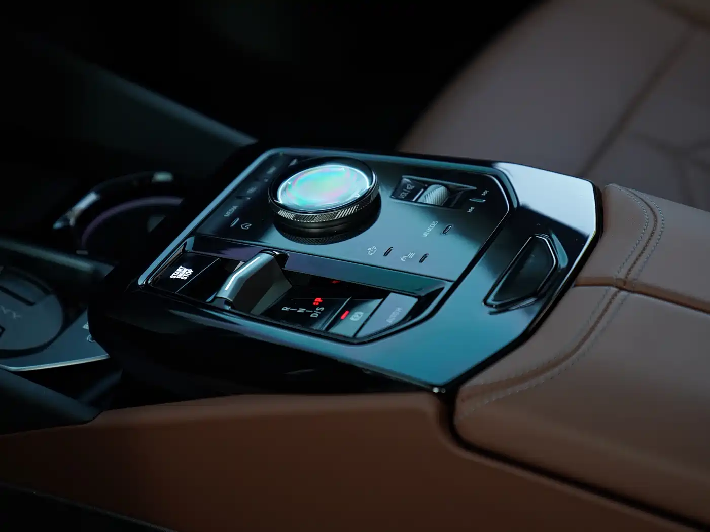 BMW 5 Series 2024 530Li Leading M Sport Package фото 11