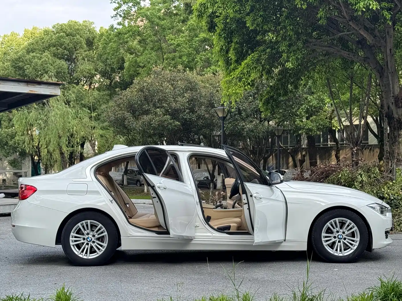 BMW 3 Series 2014 320Li Fashion фото 8