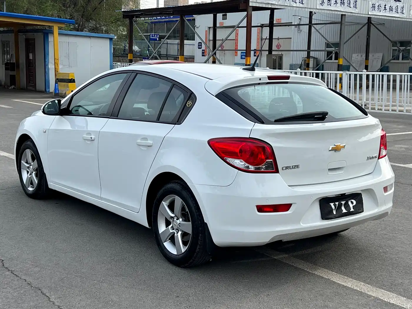 Chevrolet Cruze 2013 Hatchback 1.6L Automatic Luxury фото 8