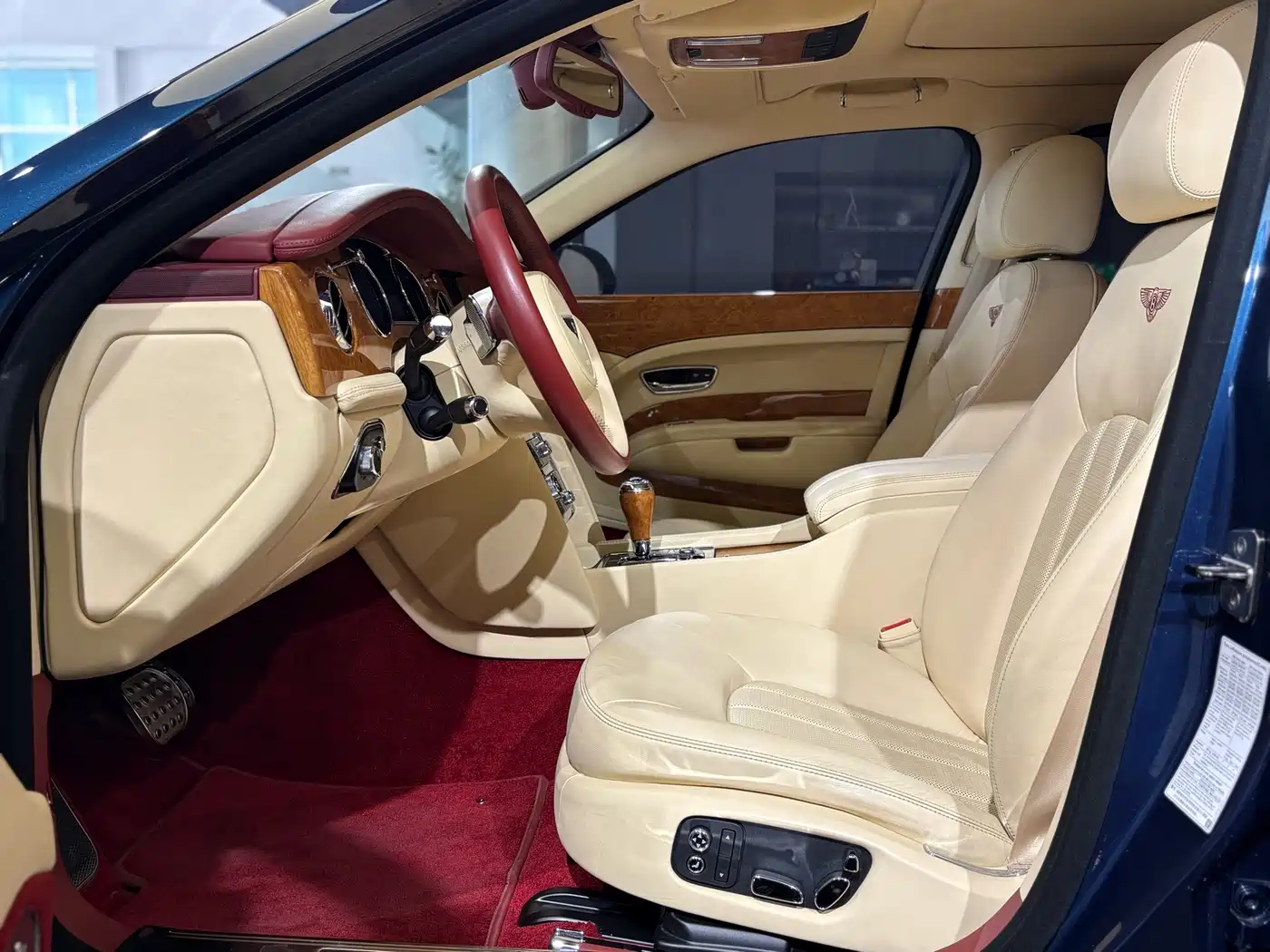 Bentley Mulsanne 2013 6.8T Mulliner Special Edition фото 11