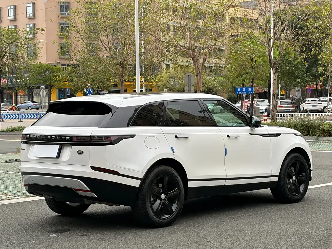 Land Rover Range Rover Velar 2024 S фото 9