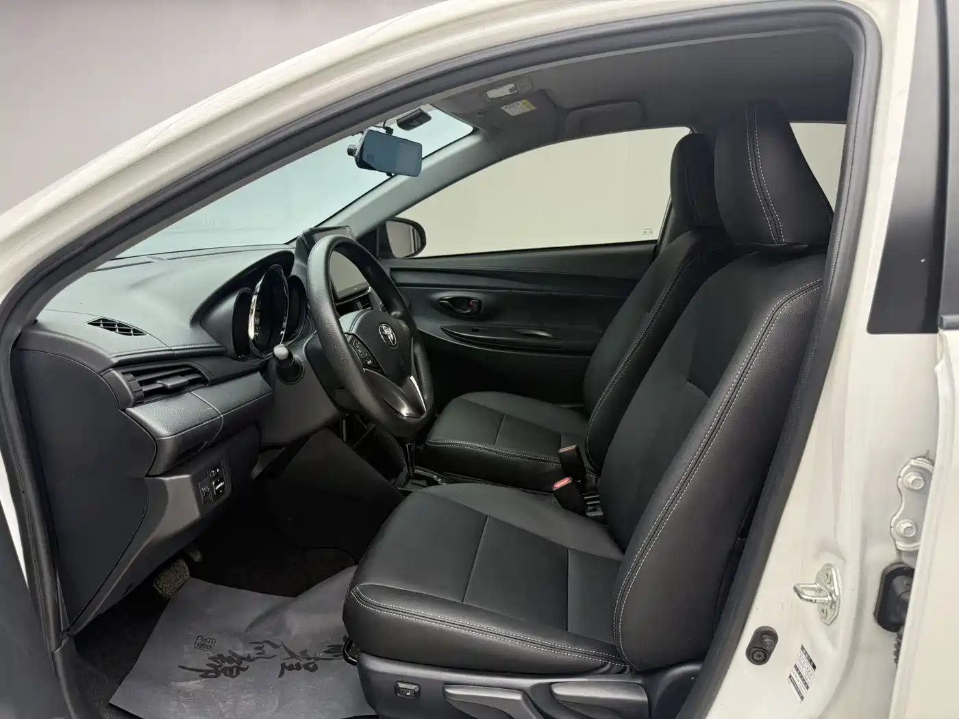 TOYOTA YARIS L ZHIXUAN