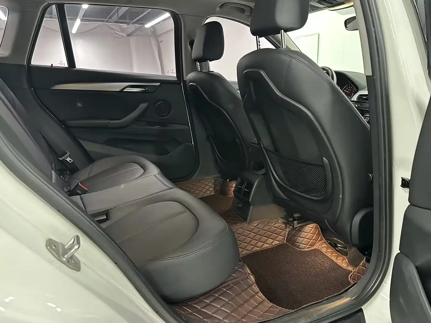 BMW X1 2016 sDrive18Li Premium Model фото 13