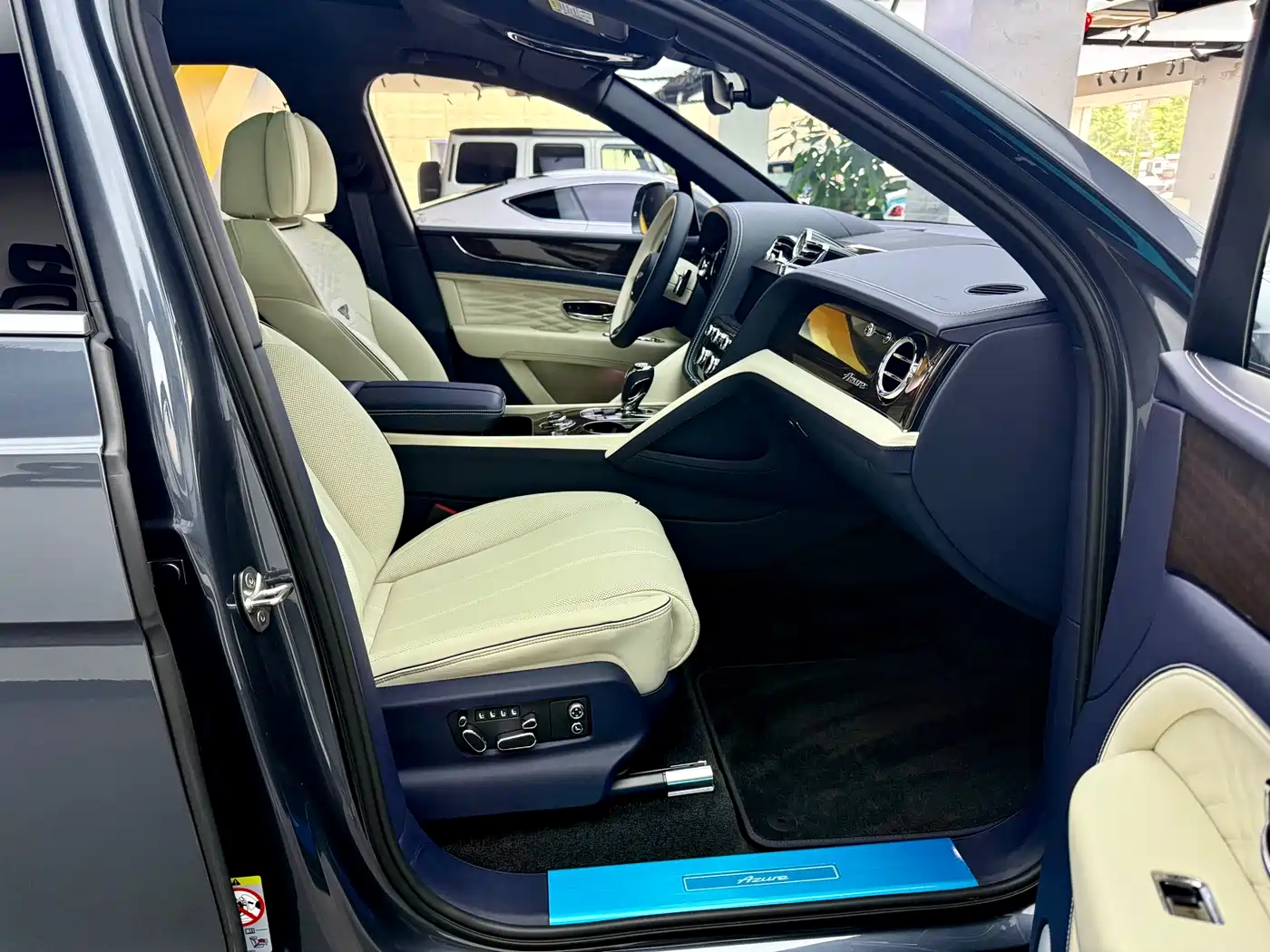 Bentley Bentayga 2025 2024 4.0T V8 Long Wheelbase Yadu Edition