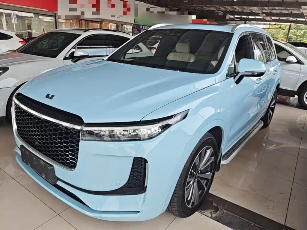 Фото 2 - Li Auto Li ONE