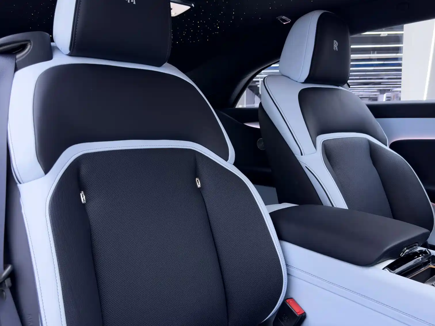 Photo 13 - Rolls-Royce Spectre