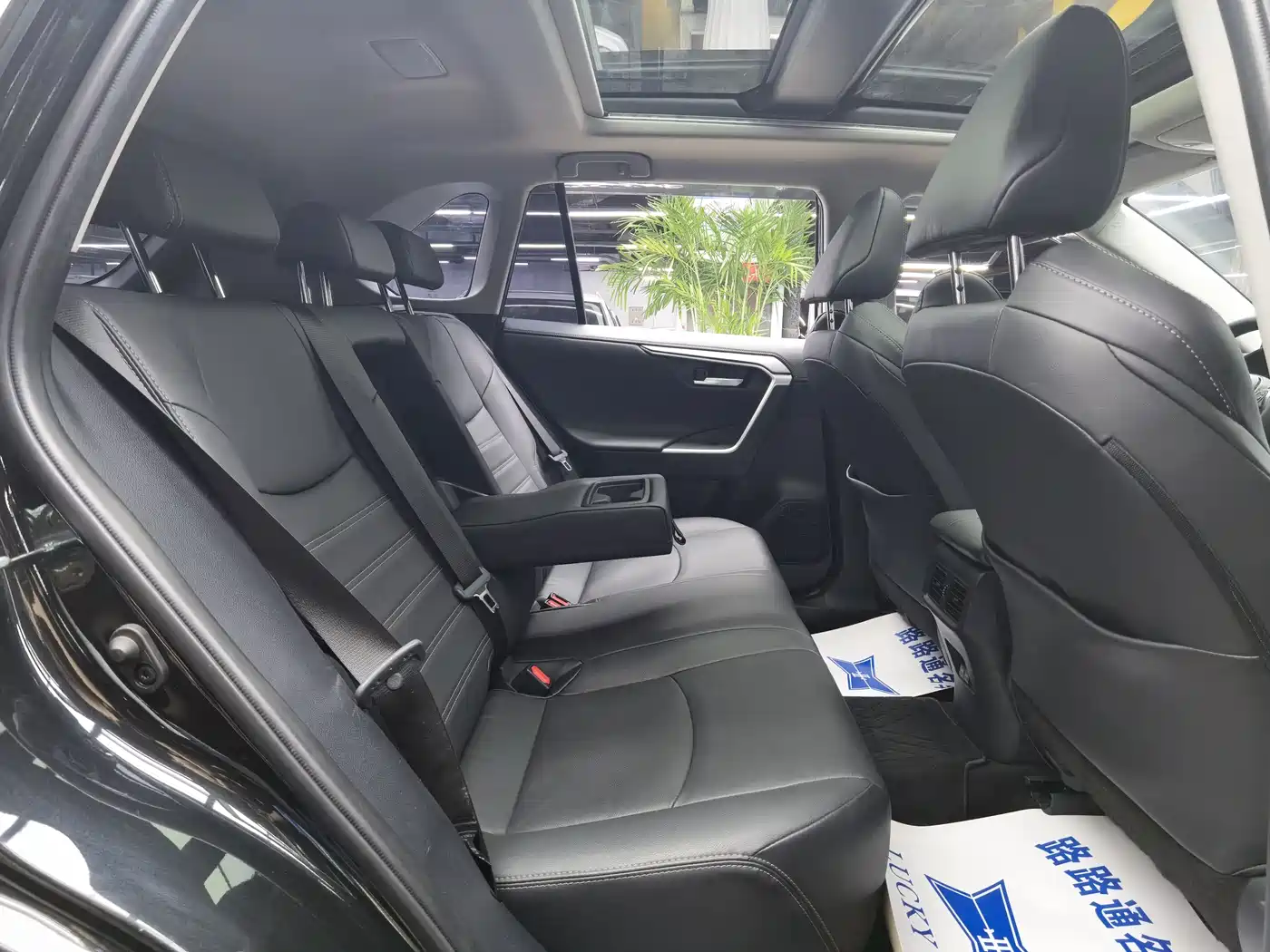 Toyota Wildlander 2023 2.0L CVT AWD Luxury PLUS фото 9