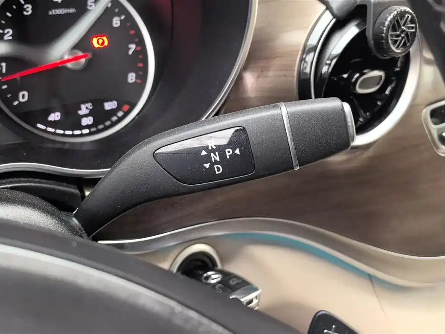 MERCEDES-BENZ V CLASS