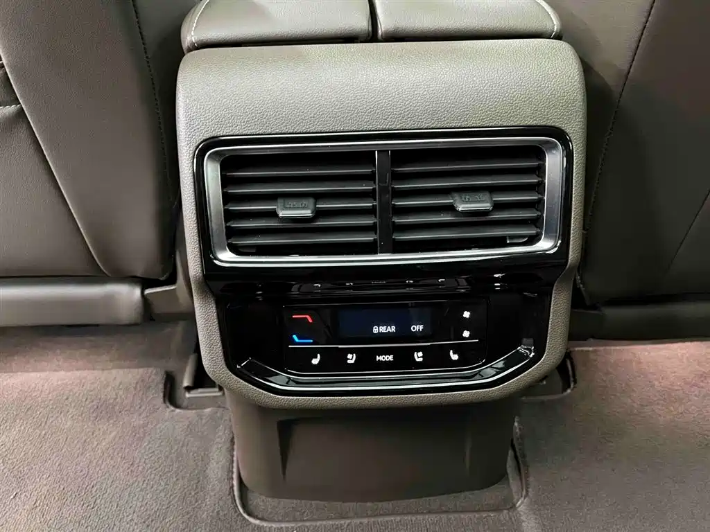 Volkswagen Viloran 2024 380TSI Executive Edition фото 15