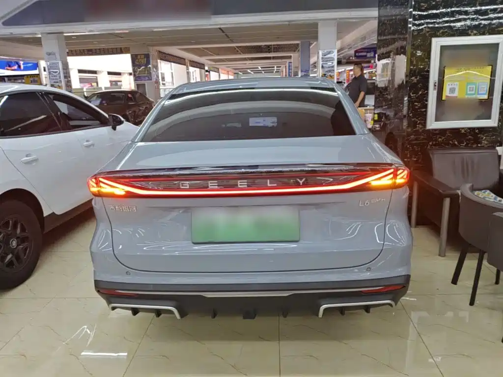 Фото 6 - Geely Galaxy Galaxy L6