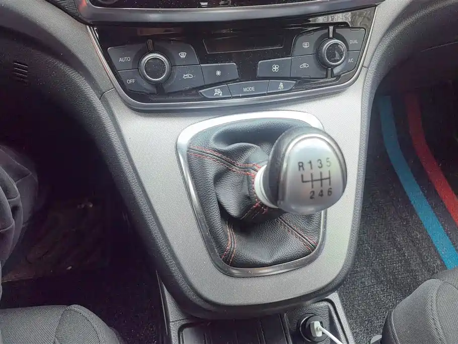 Haval M6 2018 1.5T Manual 2WD Urban фото 16