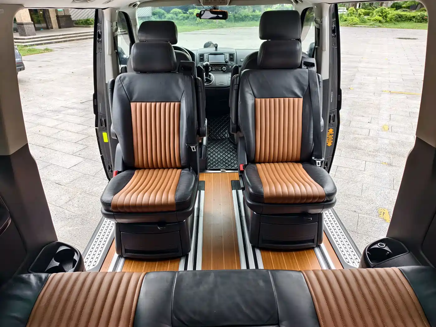 Volkswagen Multivan 2015 2012 2.0TSI 2WD Luxury Edition