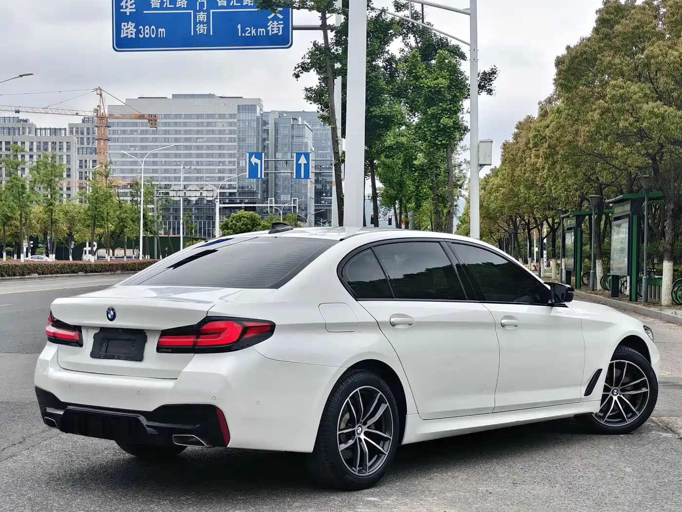 BMW 5-SERIES