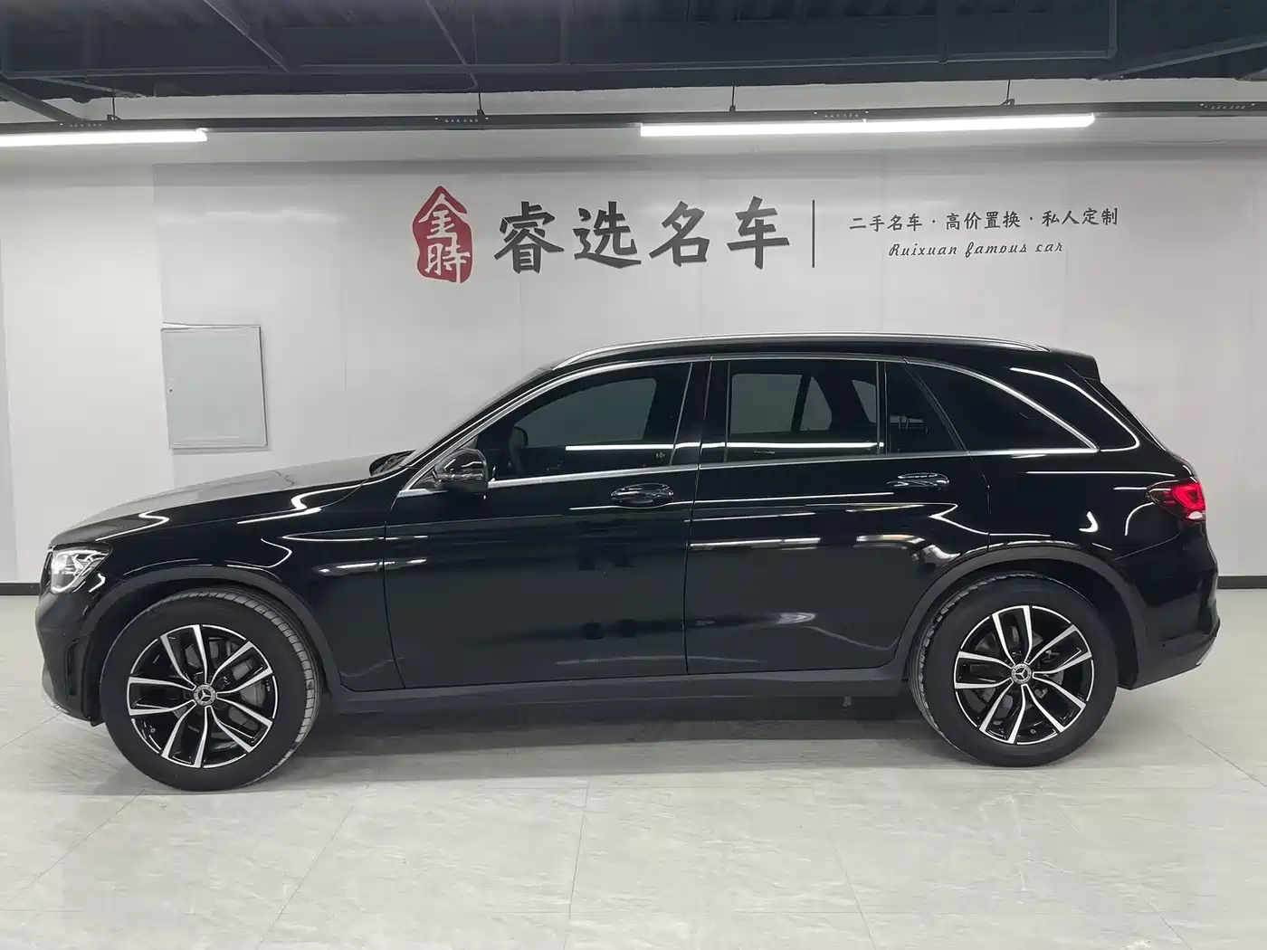 Mercedes-Benz GLC 2022 Model GLC 260 L 4MATIC Luxury Edition фото 3