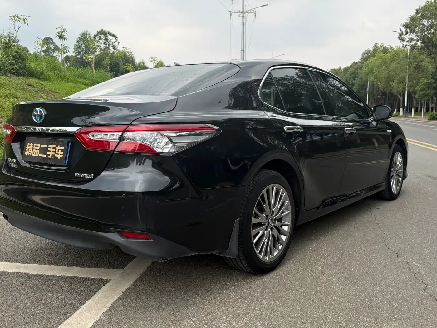 Toyota Camry 2018 Hybrid 2.5HG Luxury Edition фото 6