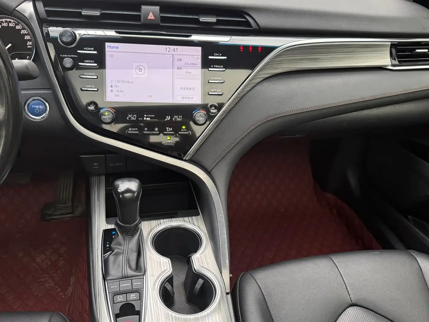Toyota Camry 2018 Hybrid 2.5HG Luxury Edition фото 12
