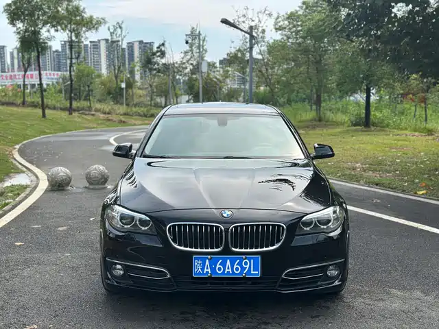 BMW 5 Series 2017 525Li Luxury Design Package — фото 2